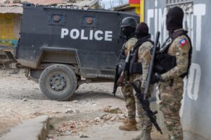 Mutation des policiers : plusieurs agents restent bloqués à l’APN faute de transport AFP20250204AA040220252065202v1PreviewHaitianPoliceConductOperationAfterA 7754 1