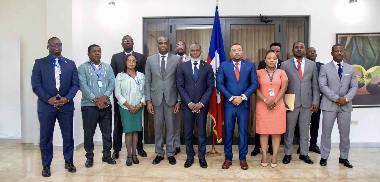 Le Conseiller-Président Frinel Joseph rencontre les cadres de l’OAVCT en partance pour une formation au Canada