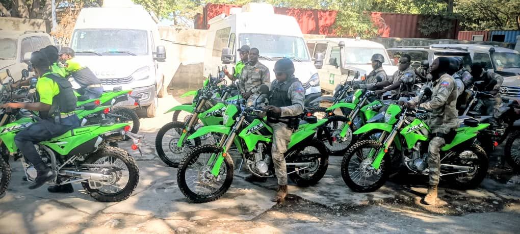 Le Canada offre des motos à la PNH pour renforcer sa mobilité opérationnelle, des doutes persistent sur leur impact