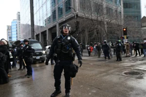 1 500 soldats américains en alerte, Trump menace d’invoquer l’Insurrection Act