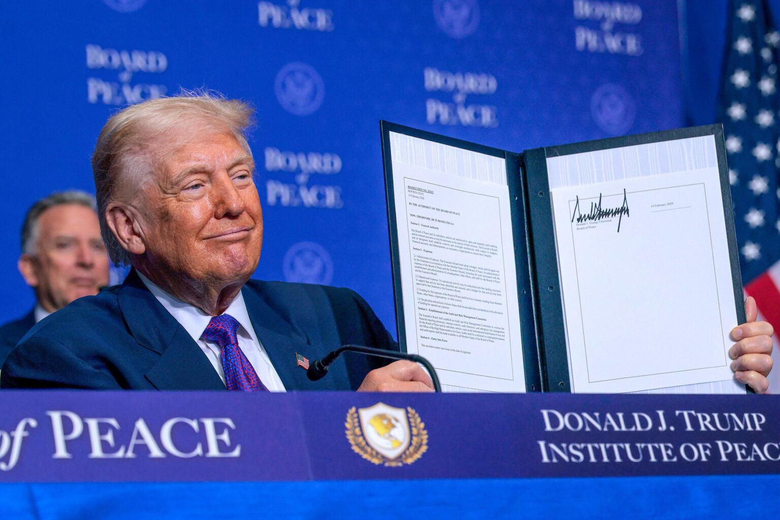 Donald Trump inaugure son “Conseil de paix”, entre promesses financières et zones d’ombre